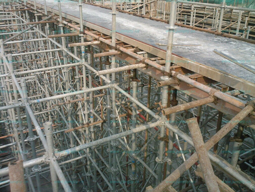 【建筑鋼管腳手架】守得住安quan才是關(guān)鍵的！