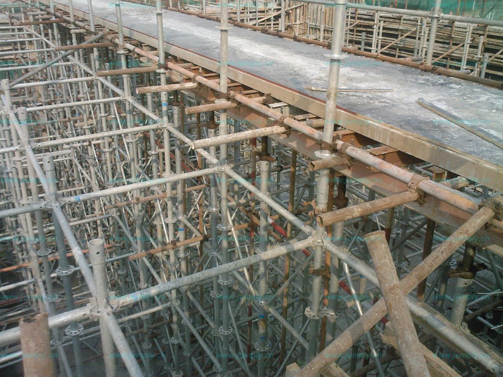 建筑鋼管腳手架大家都說好，建筑扣件不可少